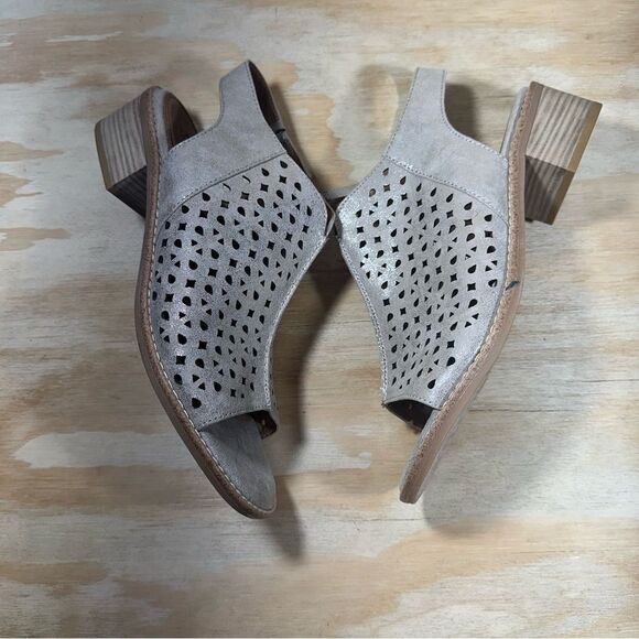 Eurosoft by Sofft Gray Sandals Women’s Size 10 - Picture 3 of 9